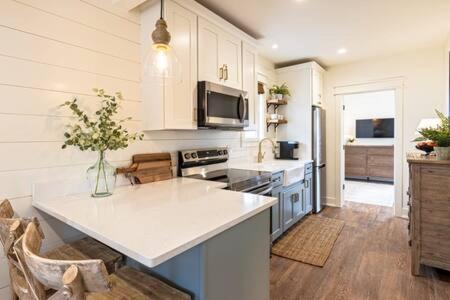 Downtown Luxury Farmhouse Apartment #4 West Dundee Exterior foto
